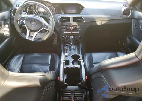 2013 Mercedes-Benz C 63 Amg из США, поврежденный, VIN WDDGF7HB5DA836968